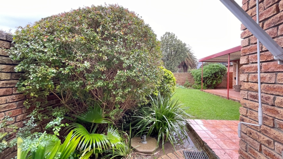3 Bedroom Property for Sale in Martinville Western Cape